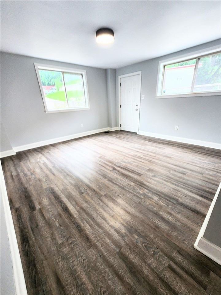 5726 Butler St #REAR - Photo 4 of 10