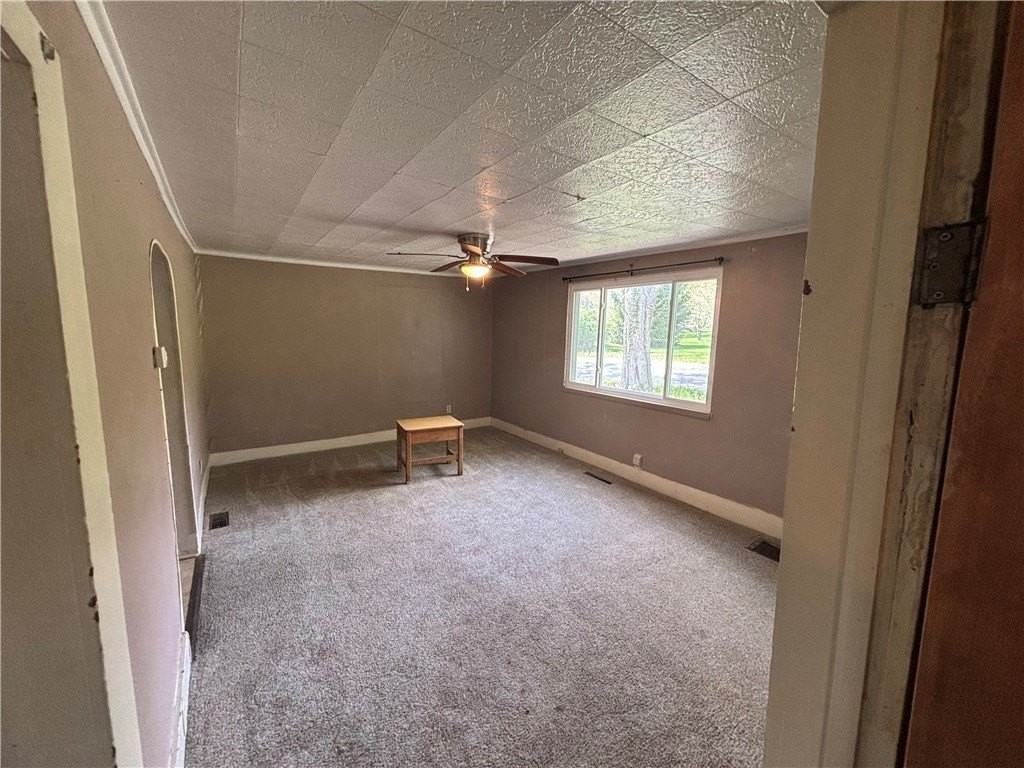 44 Bedford Rd - Photo 4 of 12