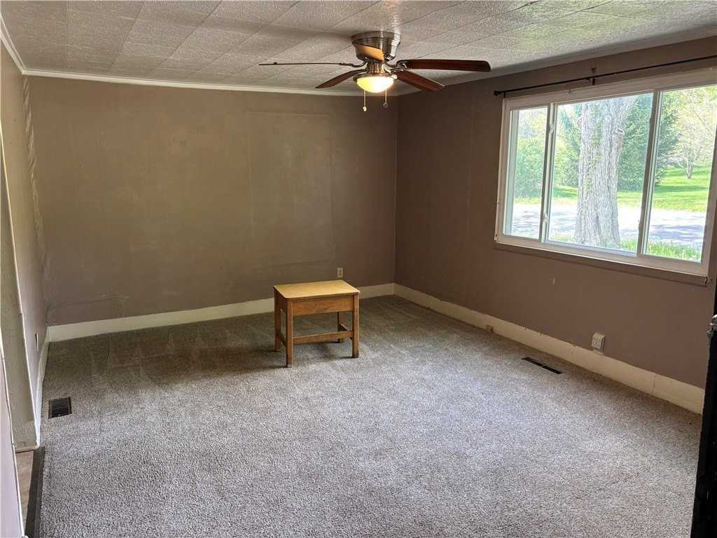 44 Bedford Rd - Photo 5 of 12
