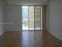 150 Se 25th Rd #7D - Photo 1 of 1