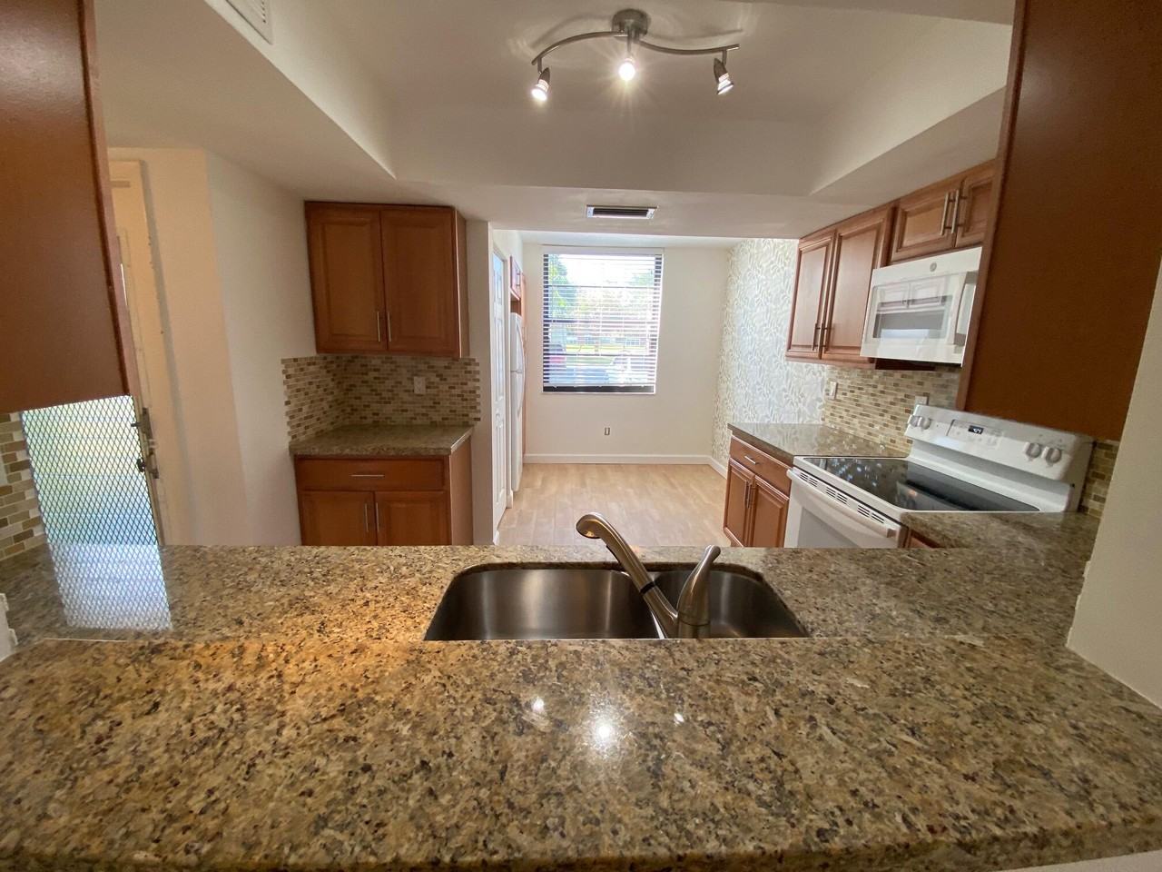 7310 Nw 18th St - Photo 3 of 50