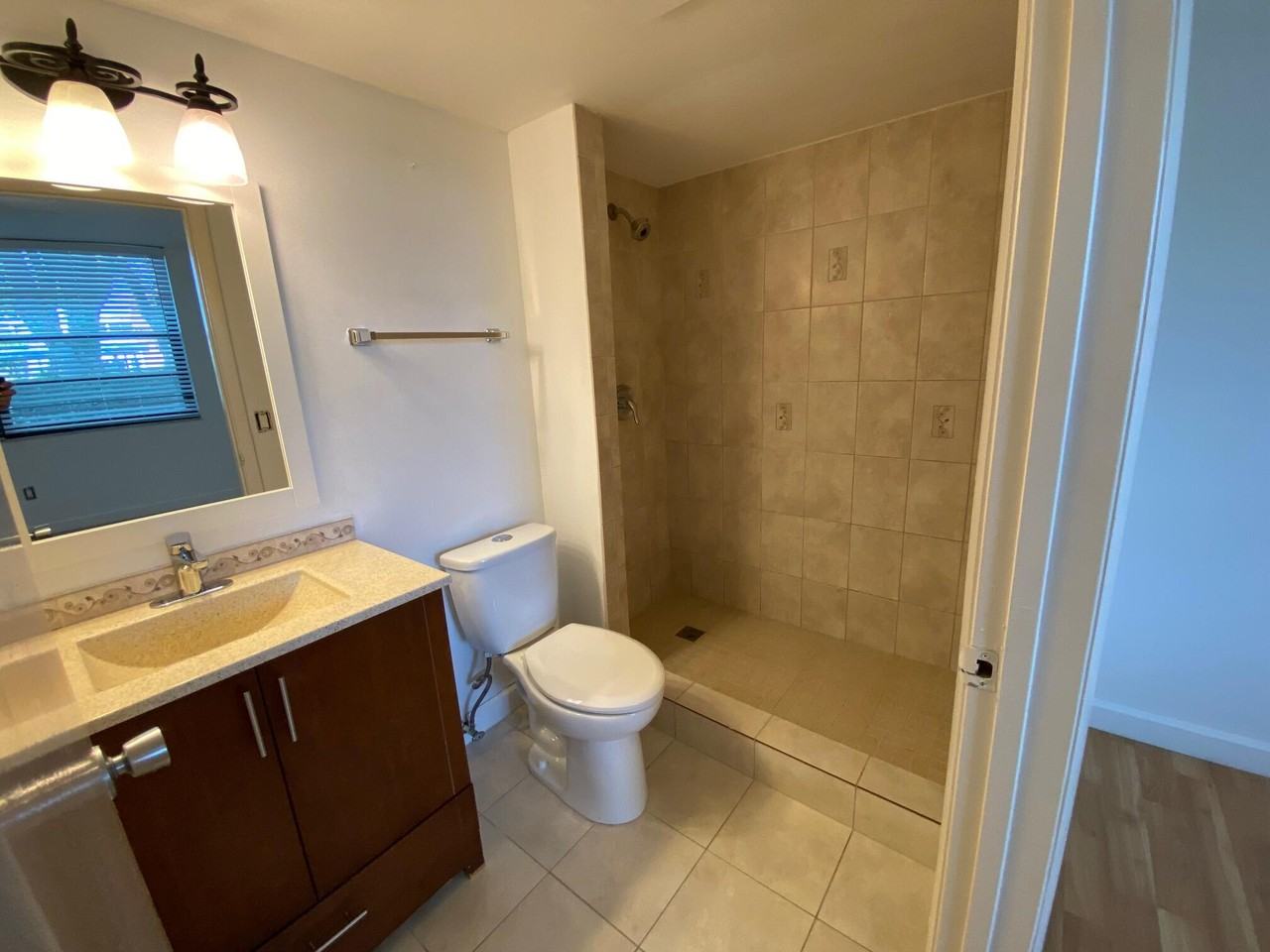 7310 Nw 18th St - Photo 5 of 50