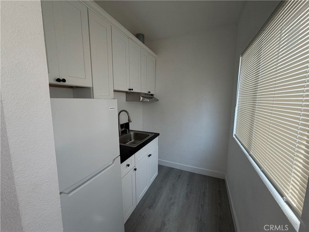 720 Atlantic Ave - Photo 5 of 6