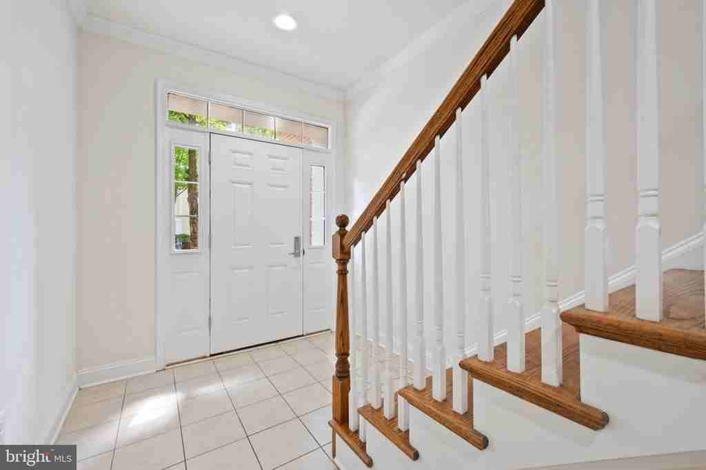 8377 Broderick Cir - Photo 4 of 33