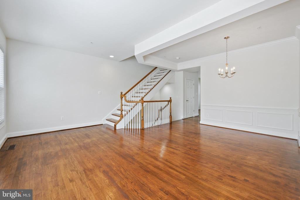 8377 Broderick Cir - Photo 7 of 33