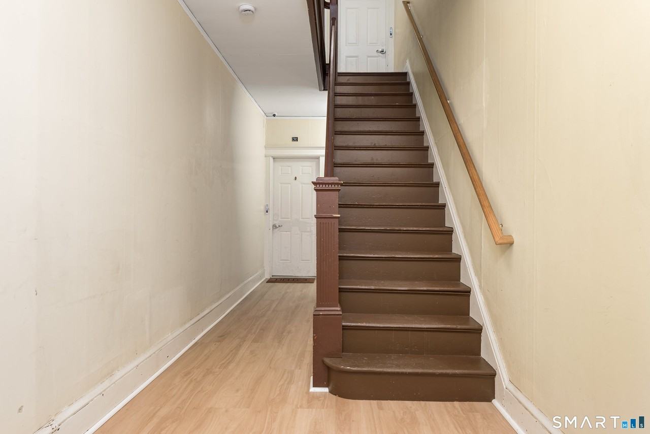 108 Belden St - Photo 4 of 25