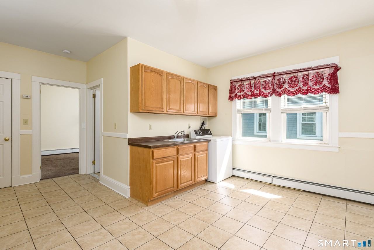 108 Belden St - Photo 7 of 25