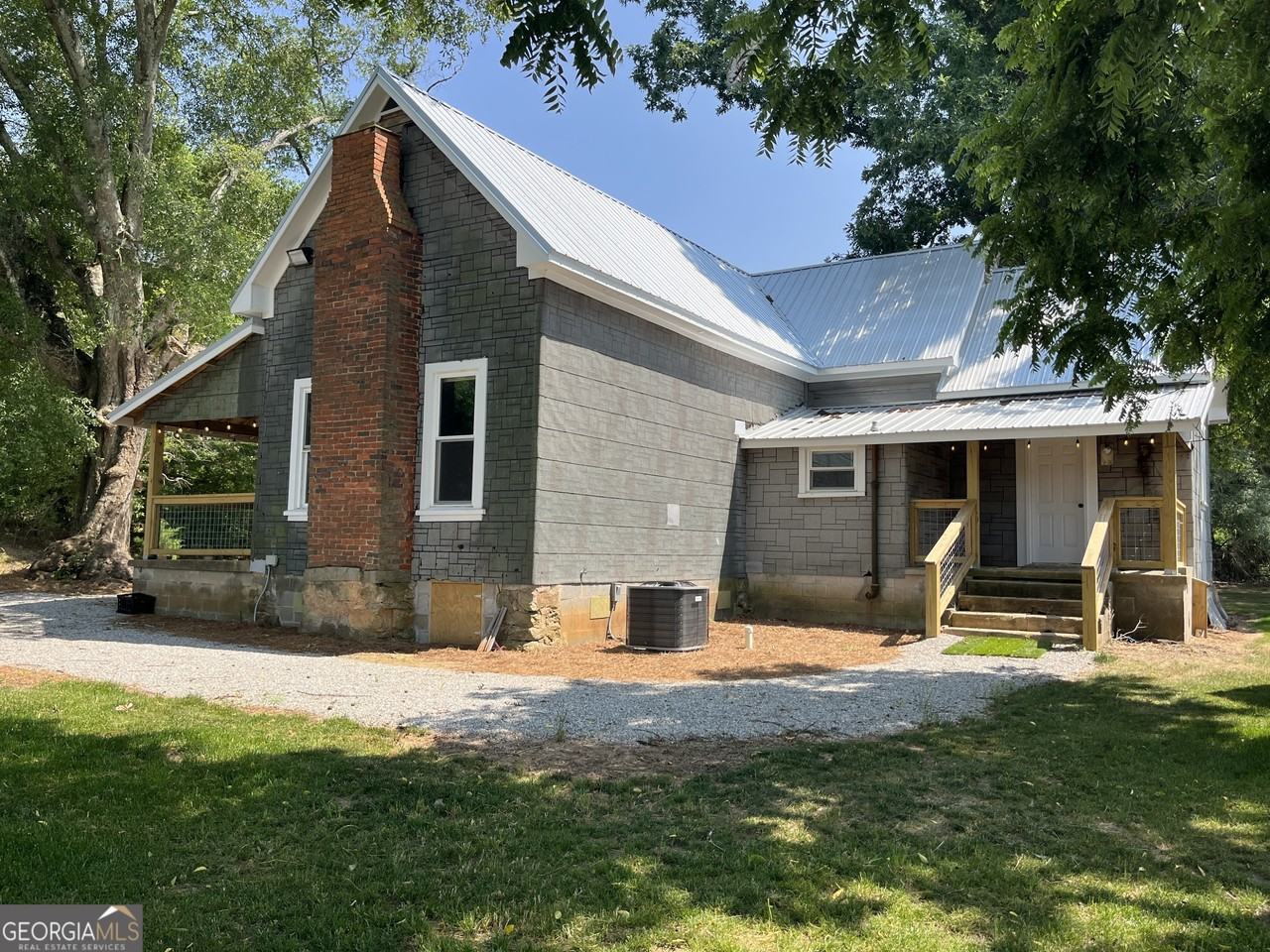 1441 Wire Bridge Rd - Photo 3 of 21