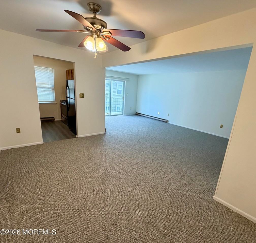 65 Whitefield Ave - Photo 3 of 17