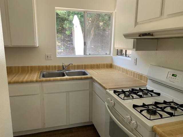 4554 Quailridge Dr - Photo 3 of 7