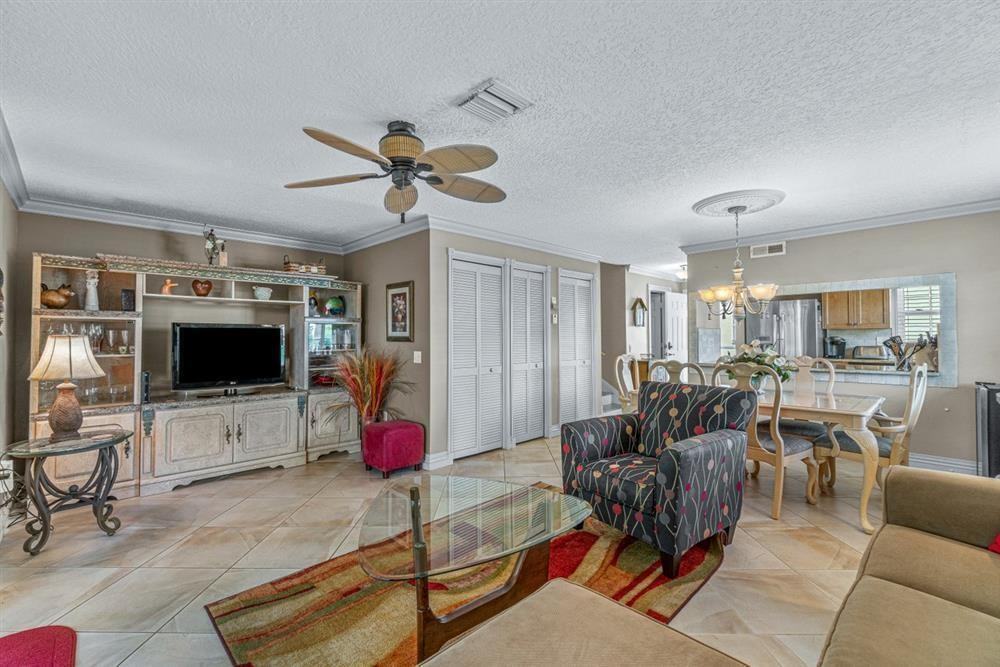 338 Waterside Dr - Photo 3 of 24