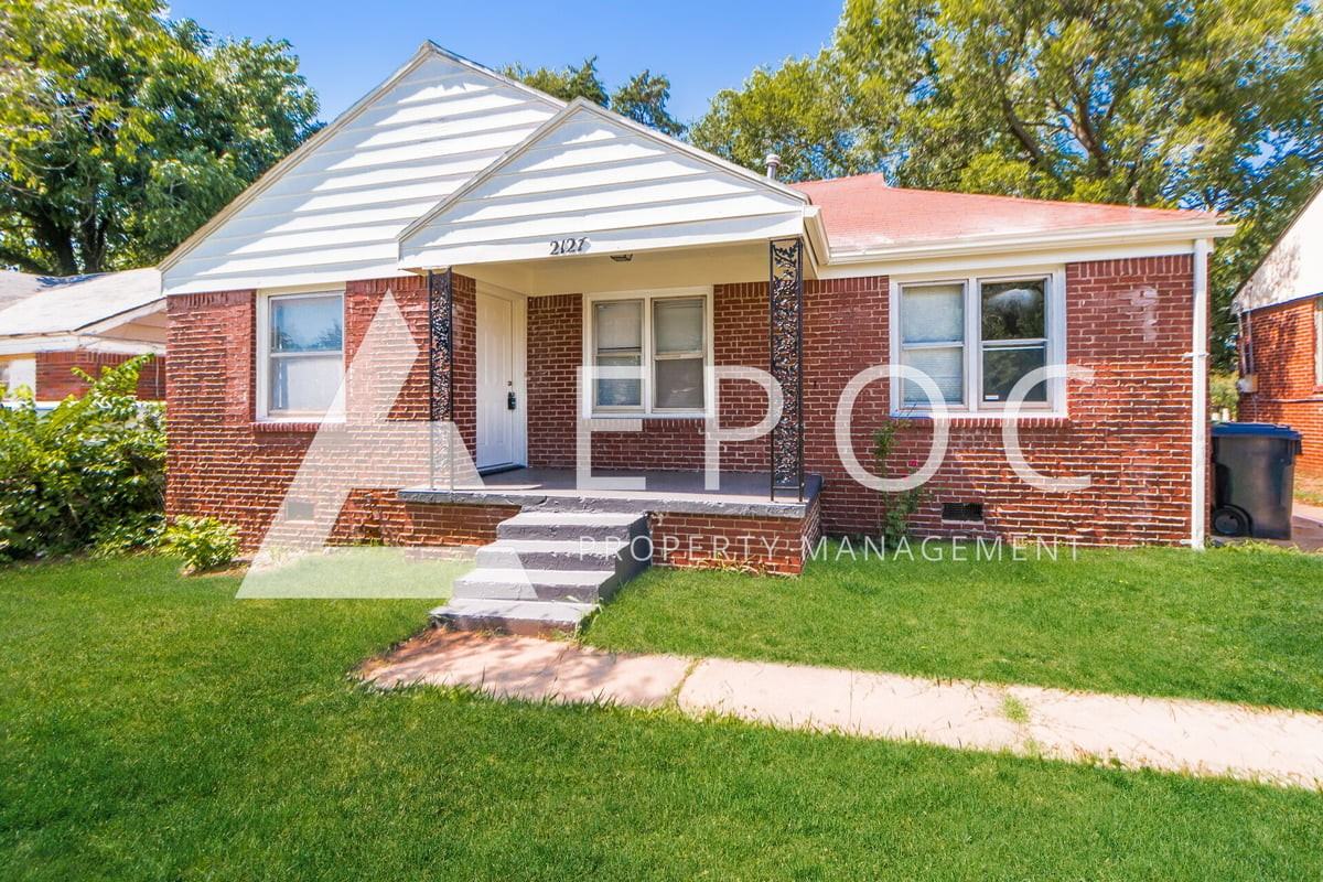 2127 Hardin Dr - Photo 3 of 16