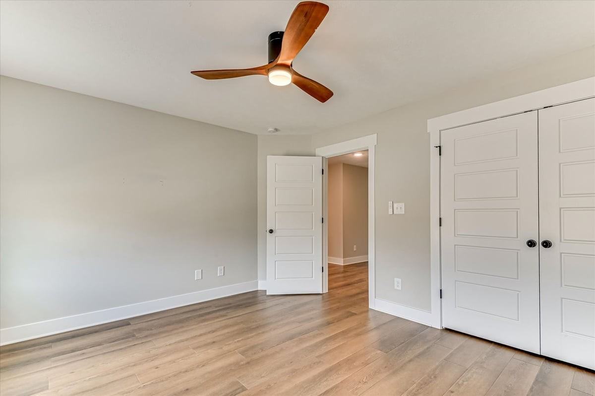 419 Barrow Ln - Photo 2 of 50