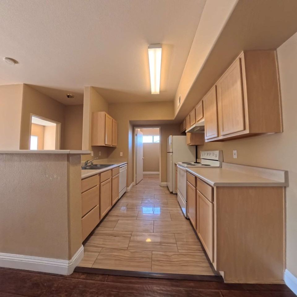 2615 W Gary Ave #2026 - Photo 3 of 30