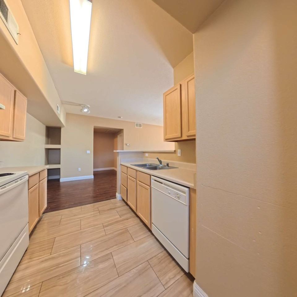 2615 W Gary Ave #2026 - Photo 7 of 30