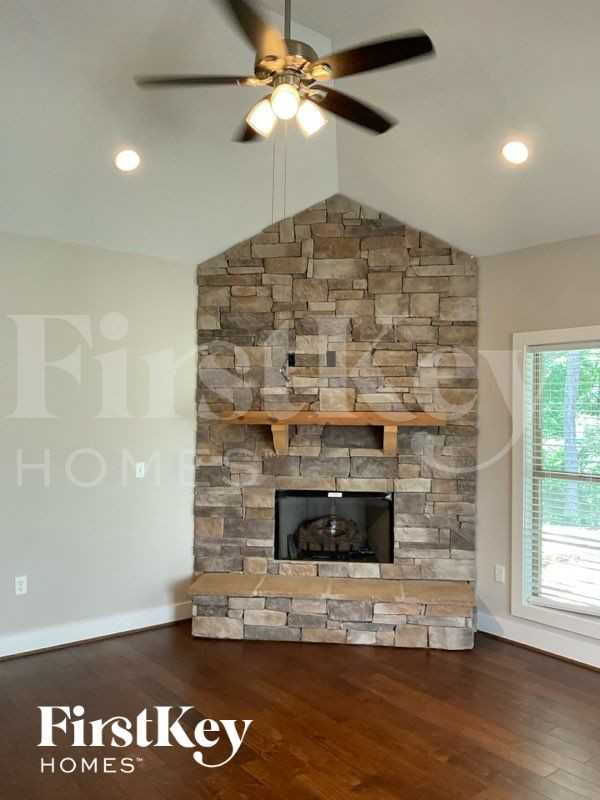 141 Willow Lake Ln - Photo 2 of 10