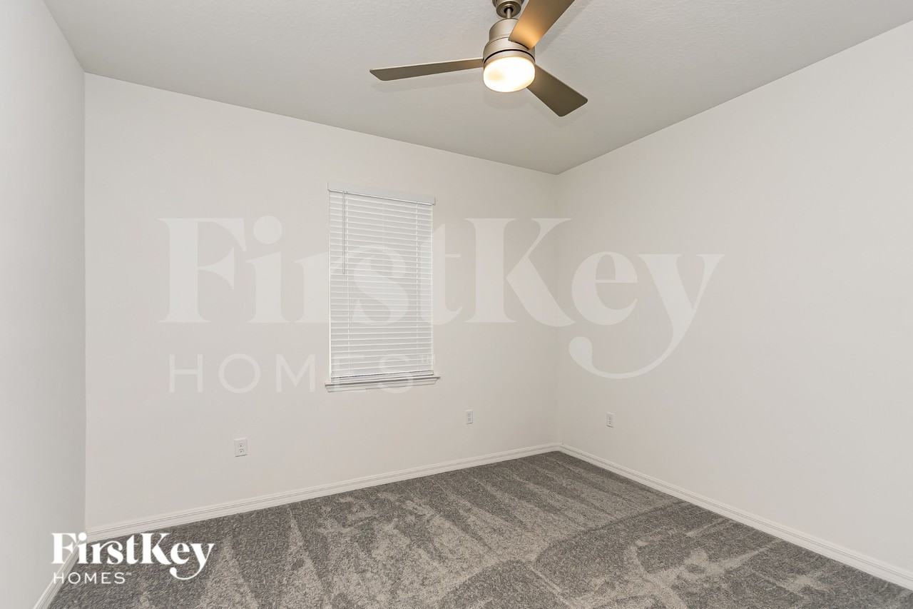 348 Corbel Ln - Photo 7 of 16