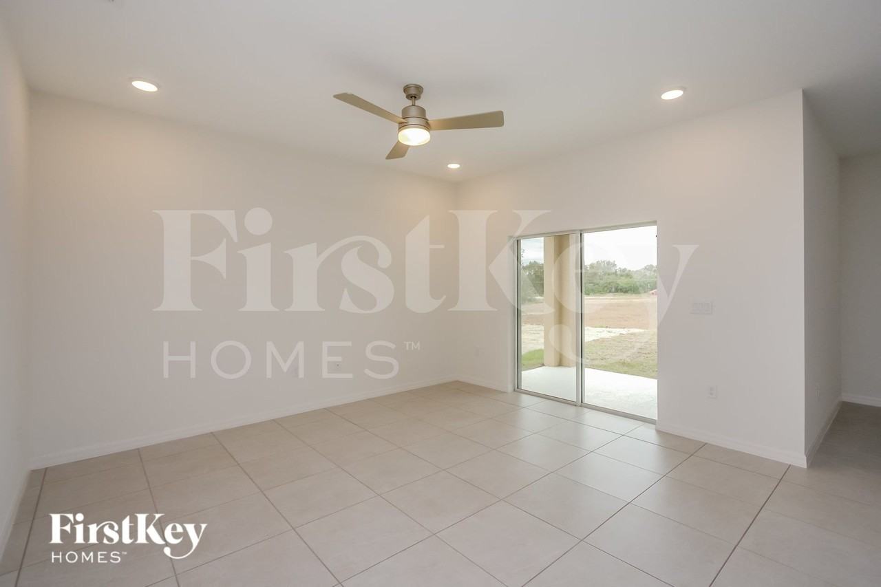 344 Corbel Ln - Photo 2 of 15