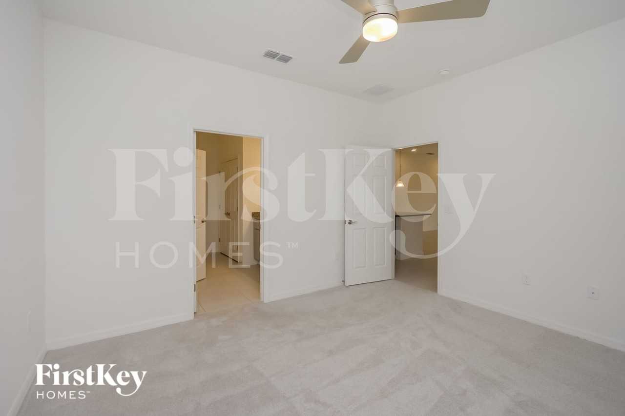 344 Corbel Ln - Photo 5 of 15
