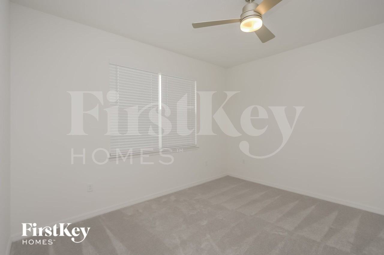 344 Corbel Ln - Photo 6 of 15