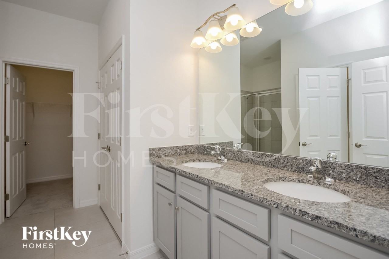 344 Corbel Ln - Photo 7 of 15