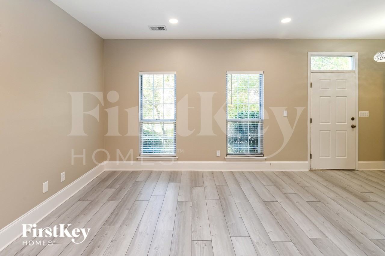 9906 Elsenham Ln - Photo 2 of 15