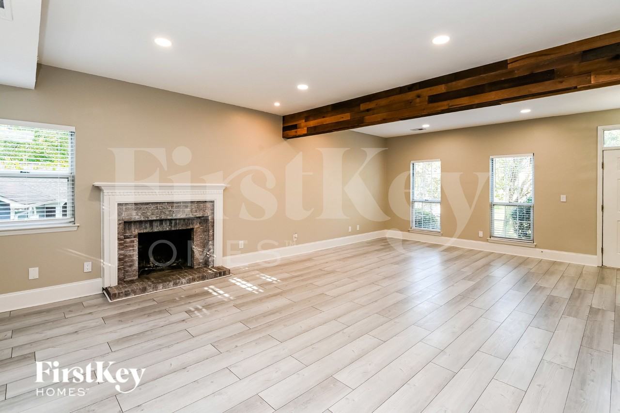 9906 Elsenham Ln - Photo 6 of 15