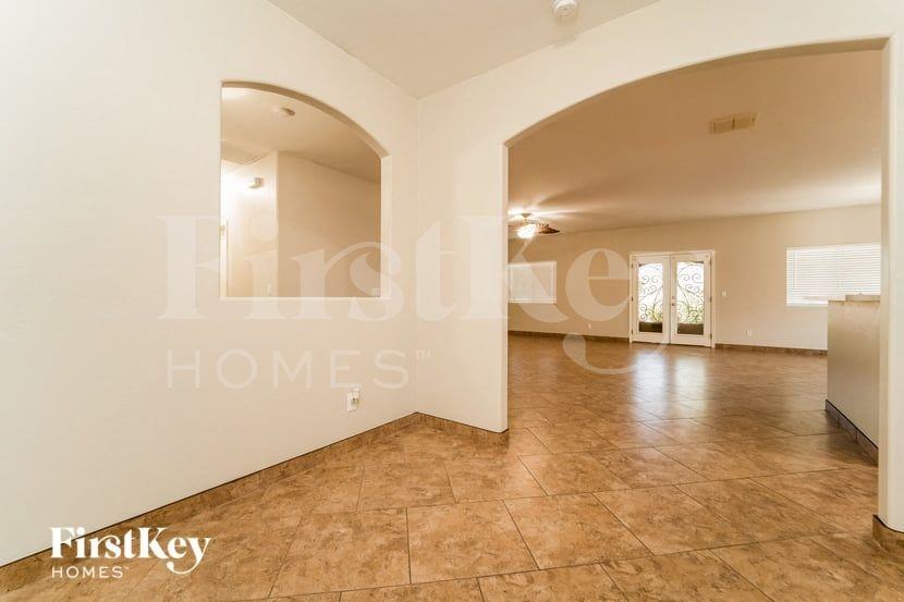 7776 W Thelon Ct - Photo 4 of 15