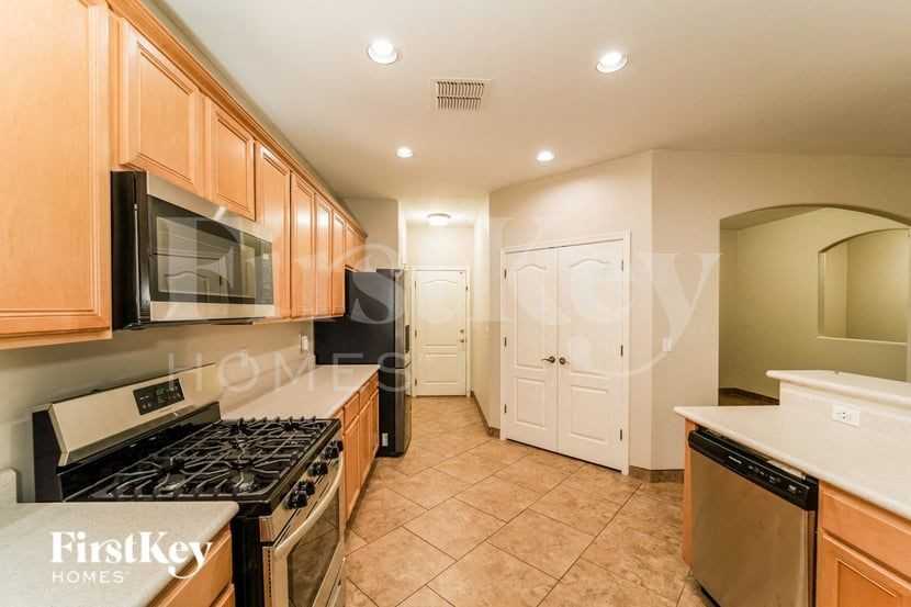 7776 W Thelon Ct - Photo 7 of 15