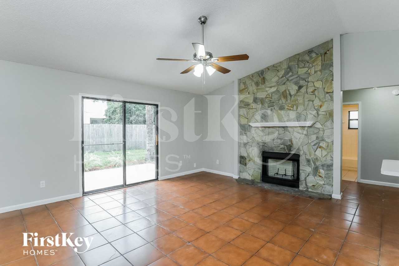 108 Prindle Dr E - Photo 3 of 15