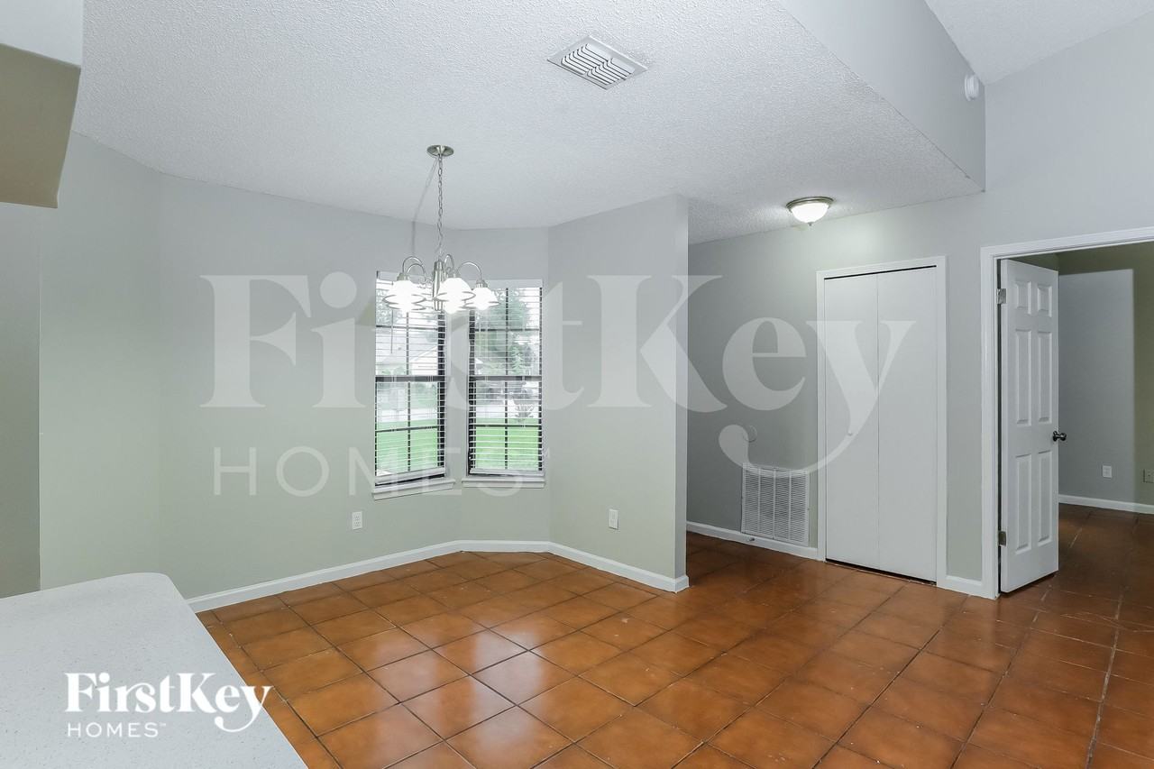 108 Prindle Dr E - Photo 4 of 15