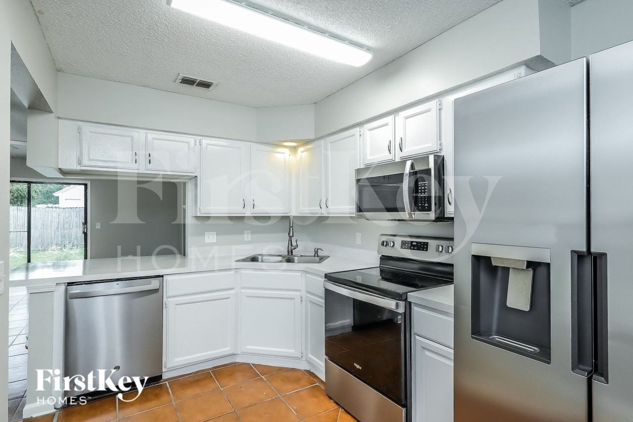 108 Prindle Dr E - Photo 6 of 15