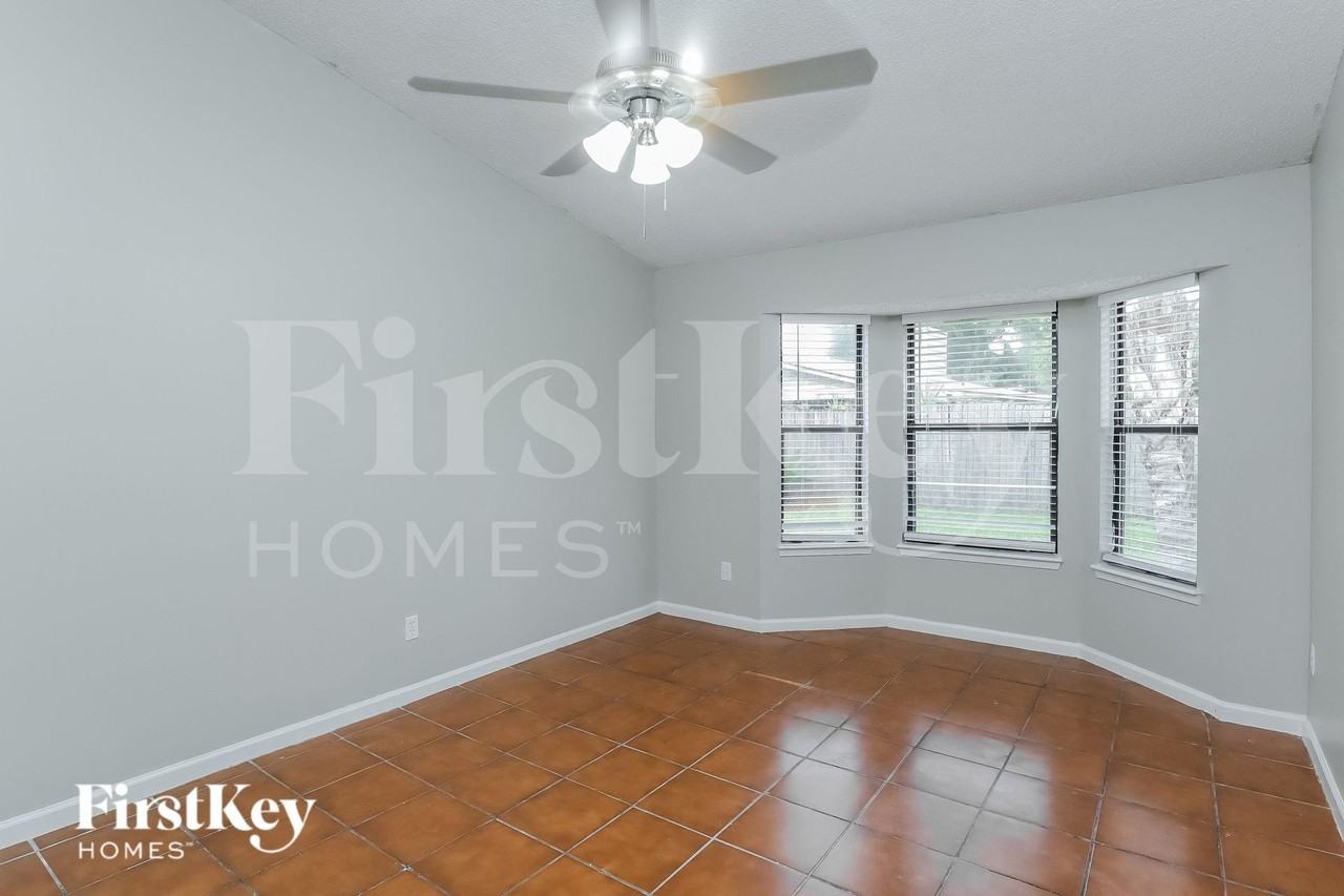 108 Prindle Dr E - Photo 7 of 15