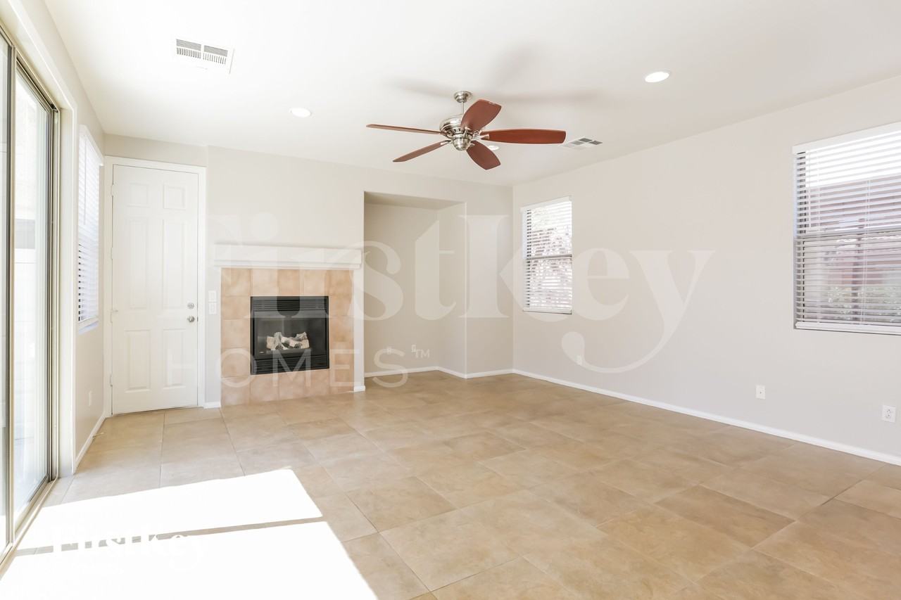 10497 Foggy Glen Ave - Photo 3 of 18