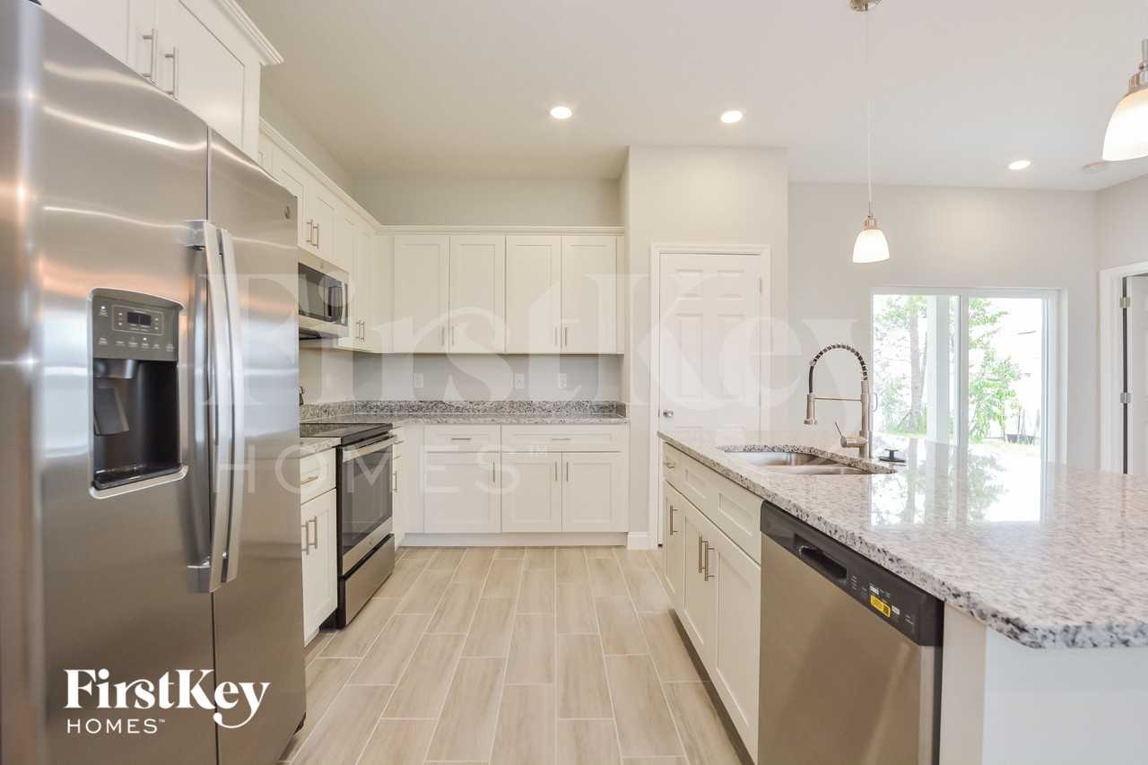 308 Camellia Ct - Photo 5 of 16