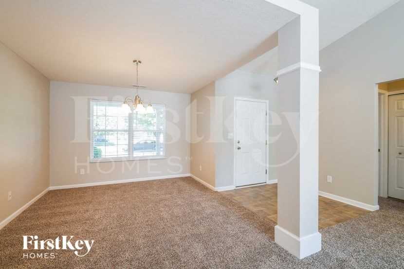13826 Zion Ct - Photo 4 of 15