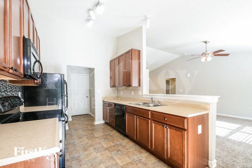 13826 Zion Ct - Photo 7 of 15