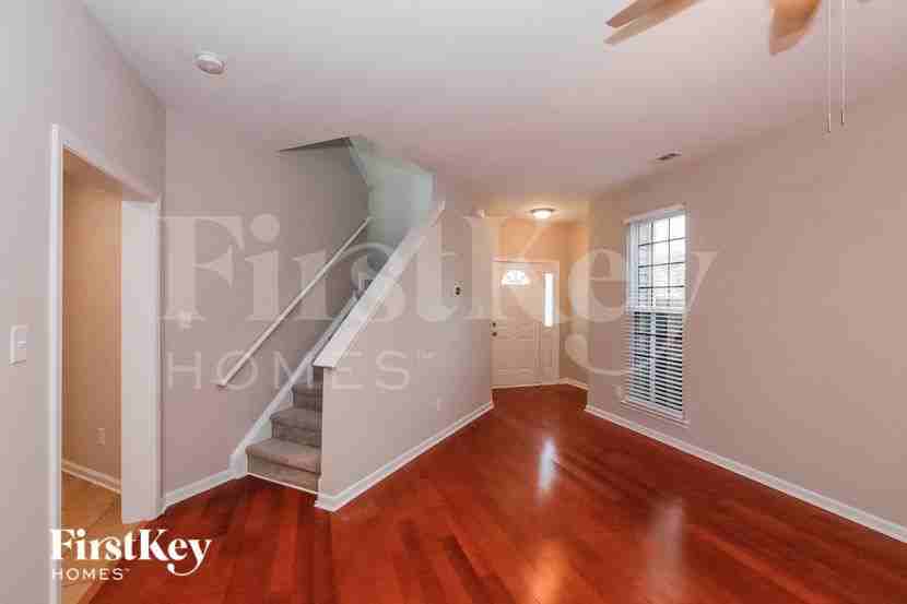 1018 Salmon River Dr - Photo 2 of 15