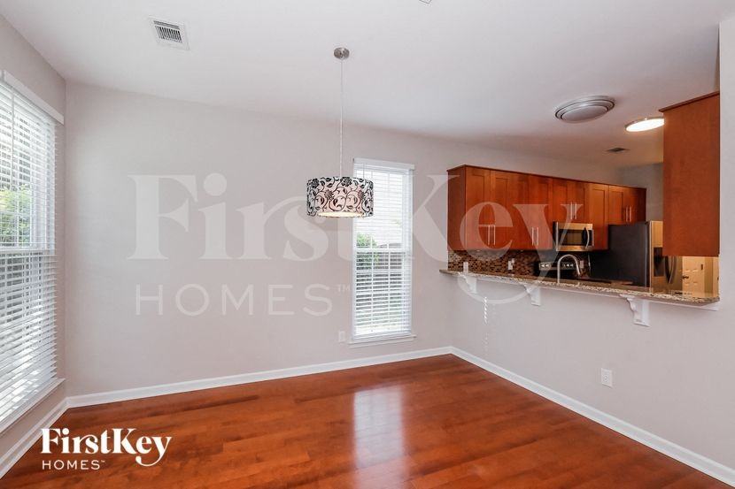 1018 Salmon River Dr - Photo 5 of 15