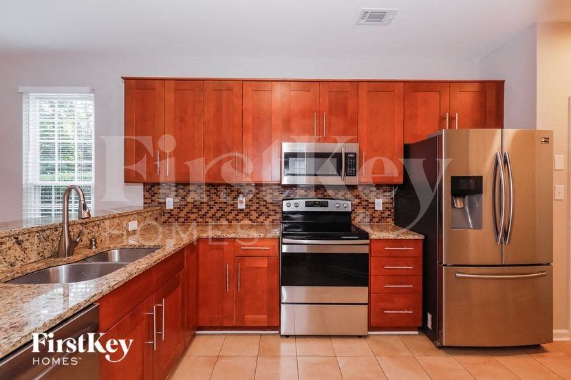1018 Salmon River Dr - Photo 6 of 15