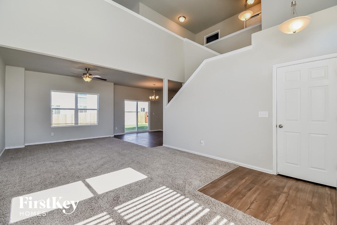 6192 Decker Dr - Photo 3 of 15