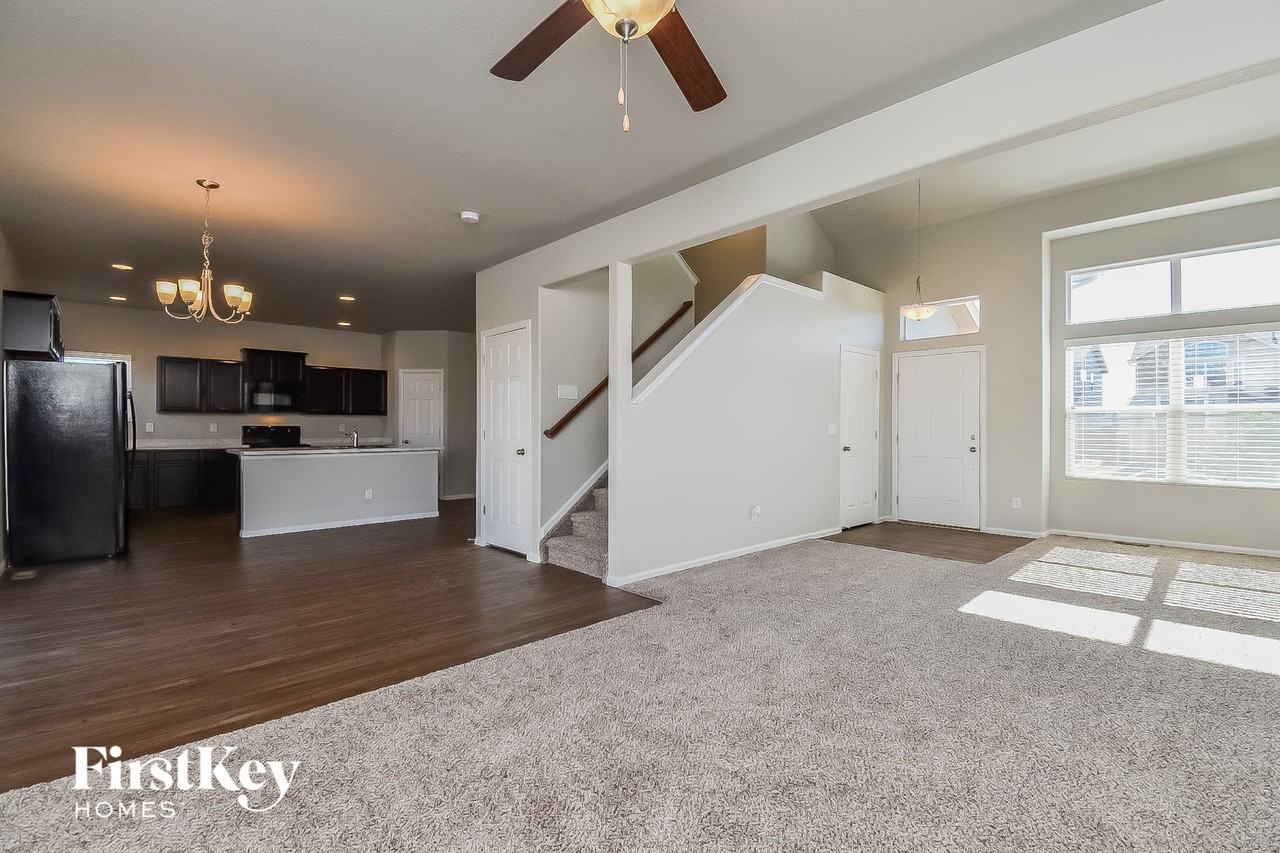 6192 Decker Dr - Photo 4 of 15