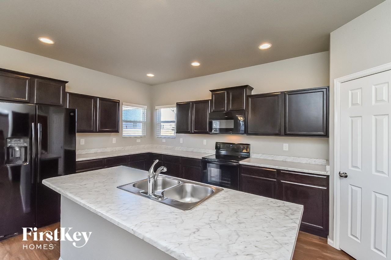 6192 Decker Dr - Photo 6 of 15