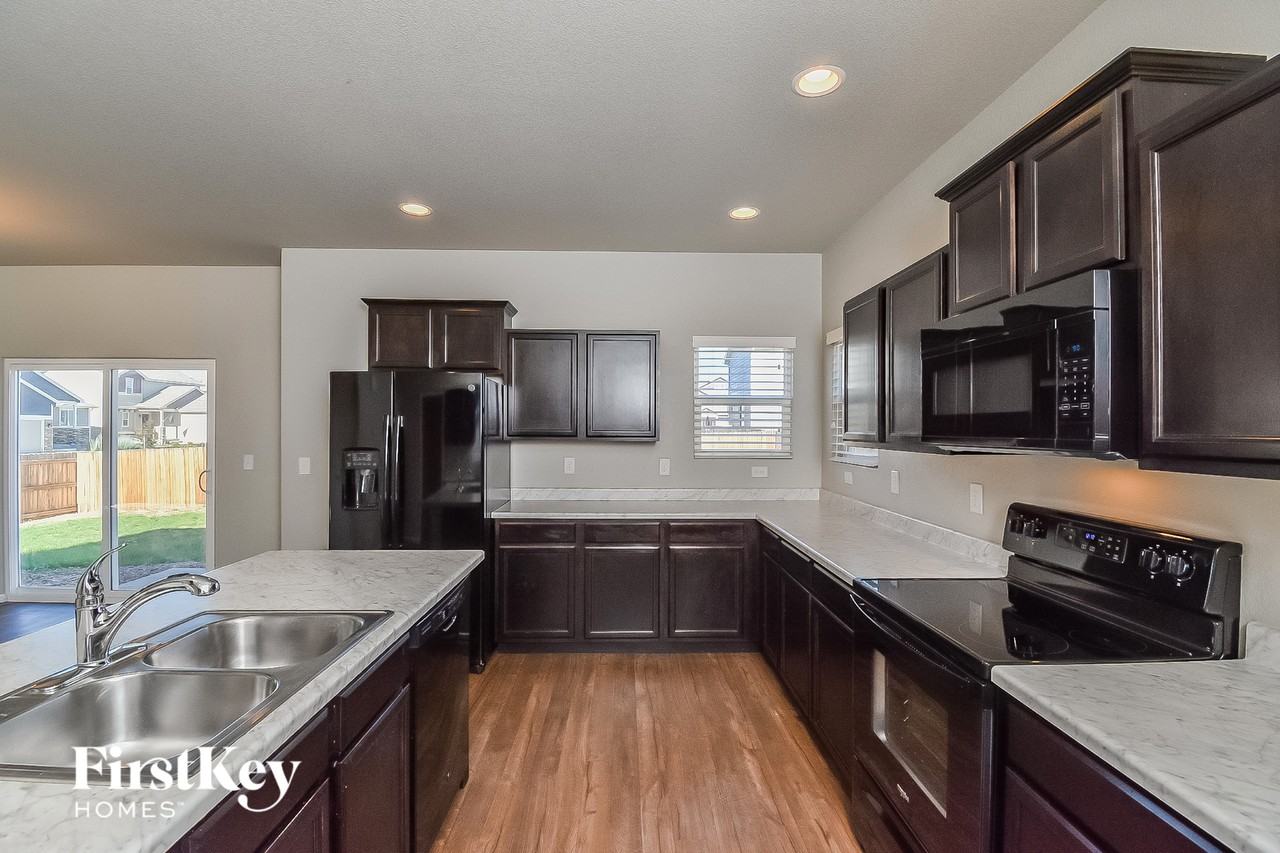6192 Decker Dr - Photo 7 of 15