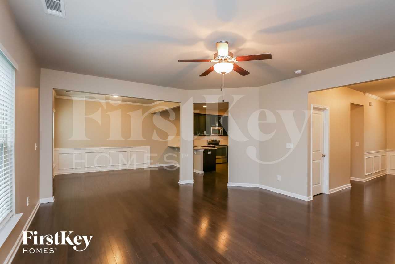 2119 Charcoal Ives Rd - Photo 4 of 15