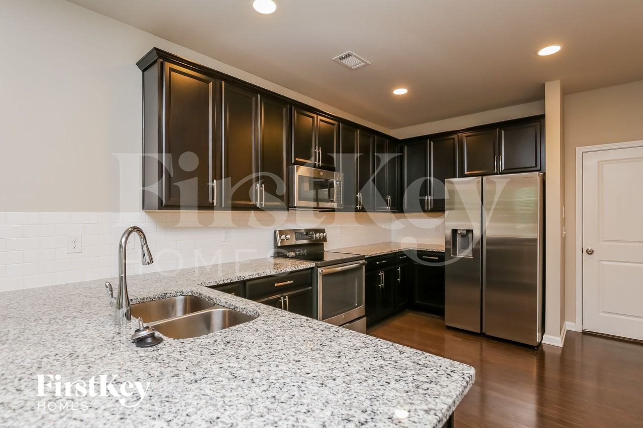 2119 Charcoal Ives Rd - Photo 6 of 15