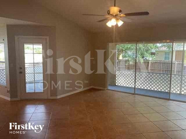 2731 Sw 2nd Ln - Photo 4 of 23