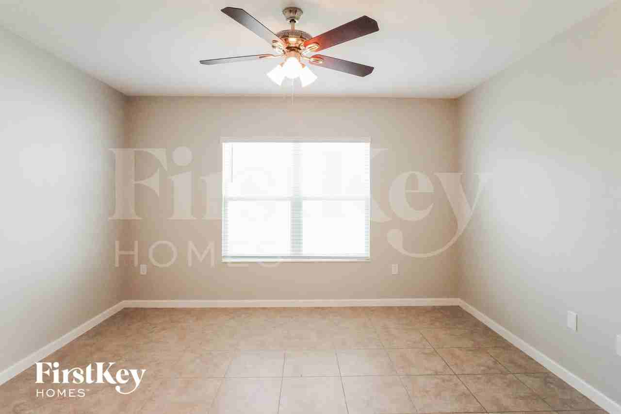 822 Fillmore Ct - Photo 2 of 16