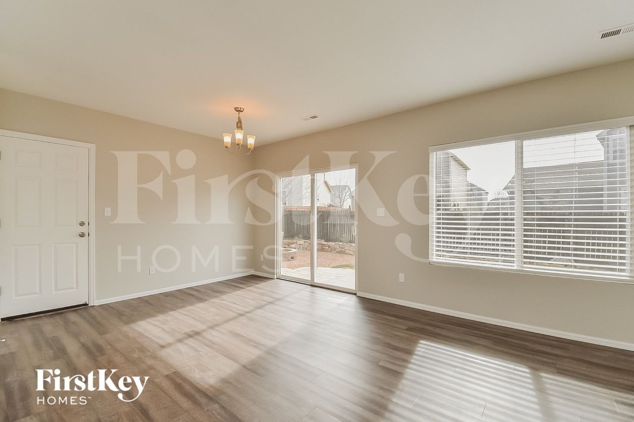 6291 Scottsbluff Dr - Photo 4 of 15
