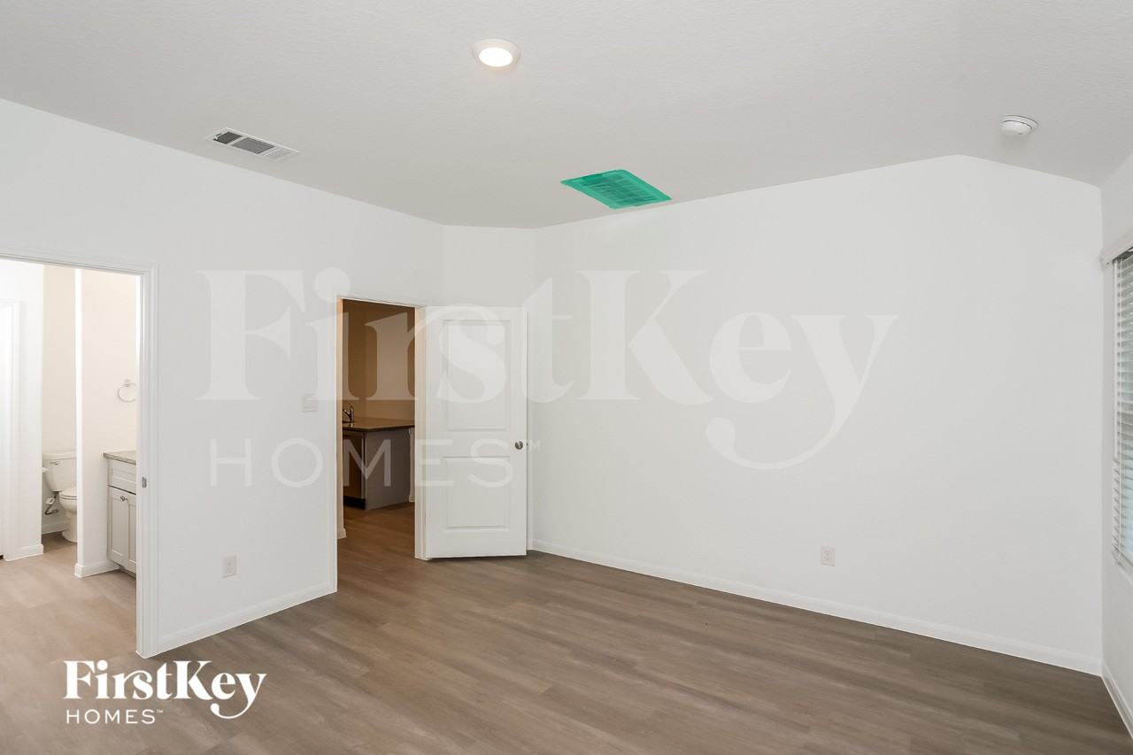 9246 Landa Fls - Photo 6 of 16